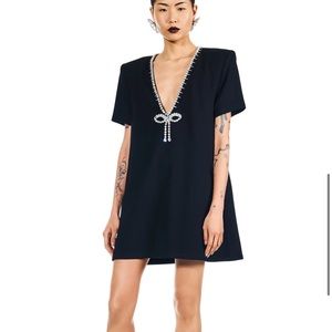 AREA CRYSTAL BOW V-NECK T-SHIRT DRESS